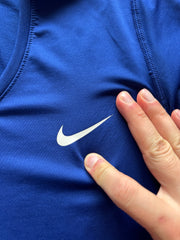 (ЗАБЕЛЕЖКИ) (ДАМСКО) (L) Nike Dri Fit дамска тениска (НАПУКАНО ЛОГО)