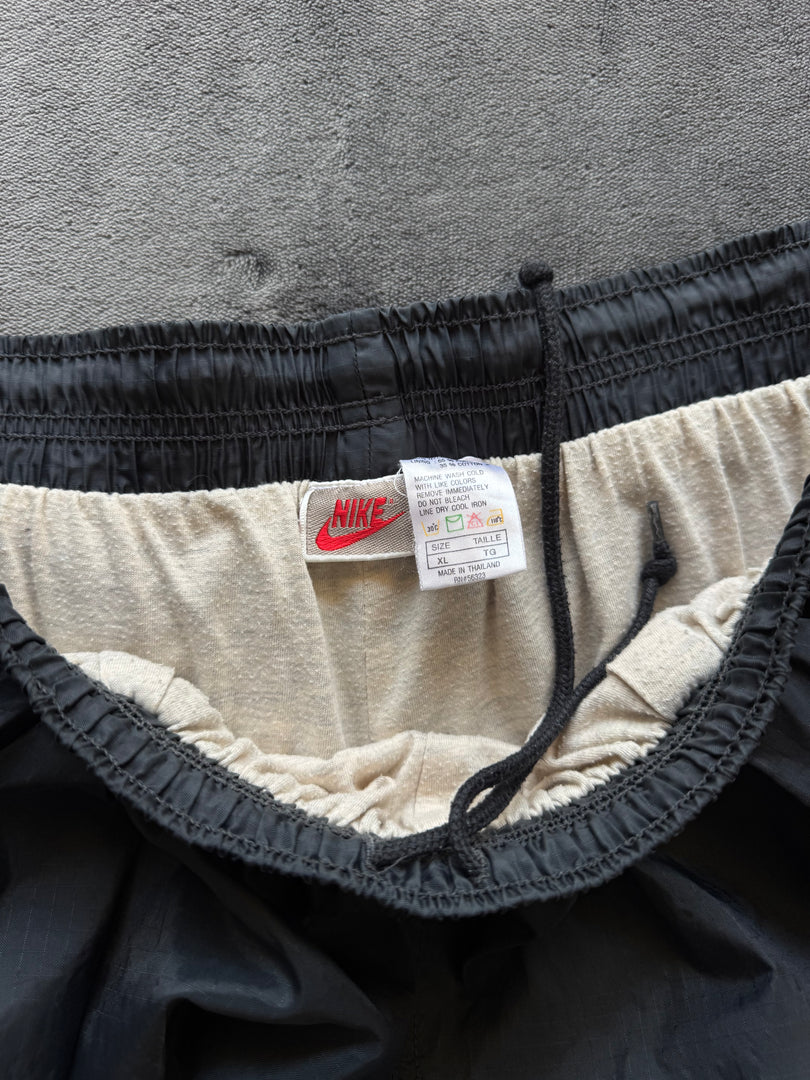 (ЗАБЕЛЕЖКА) (XL) Nike International мъжки винтидж шорти от 90те (потъмнял бандаж)