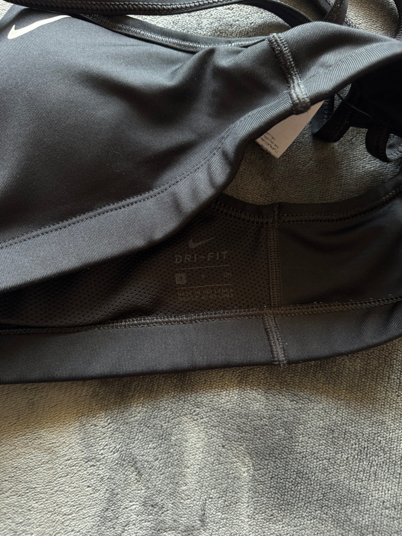 (ДАМСКО) (S) Nike Dri Fit спортно бюстие
