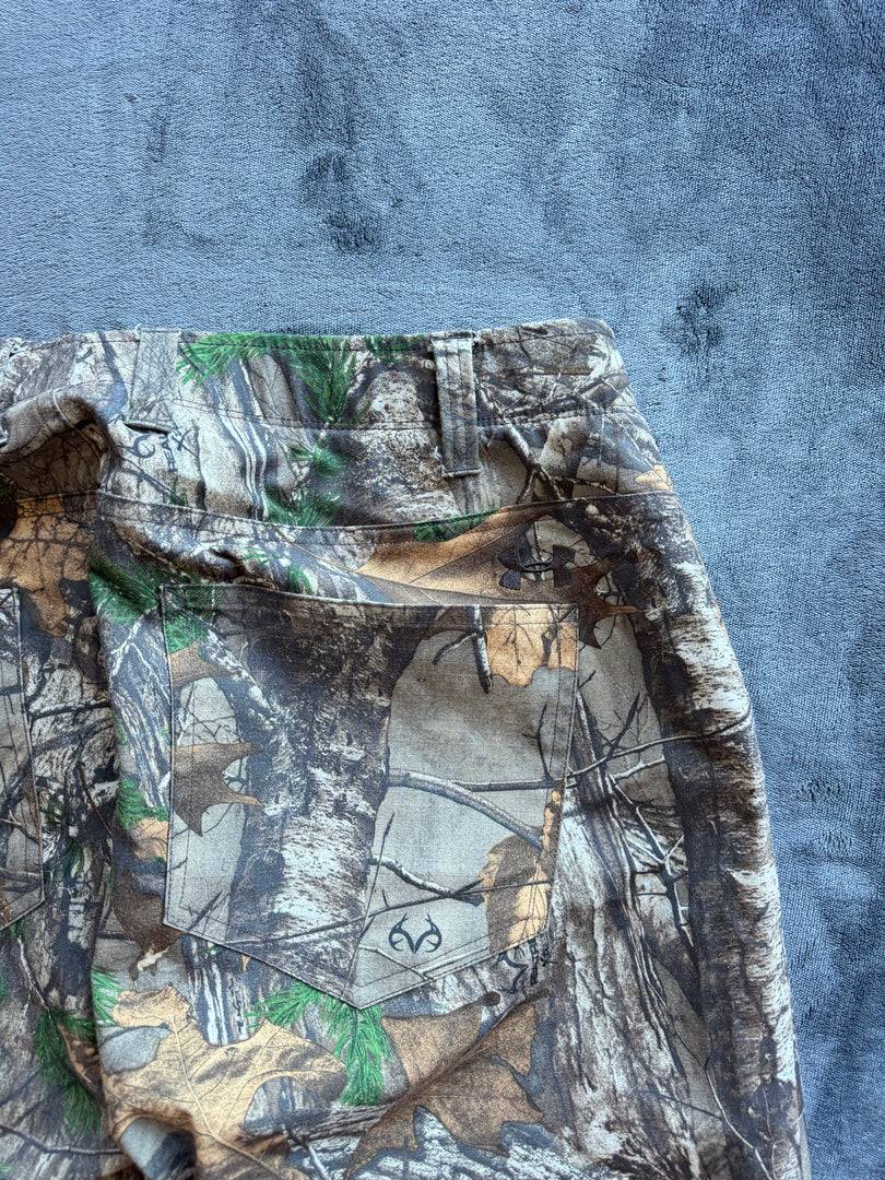 (XL) Under Armour Camouflage Pants