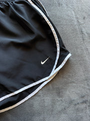 (ДАМСКО) (S) Nike Dri Fit дамски шорти (отговарят на дамско S)