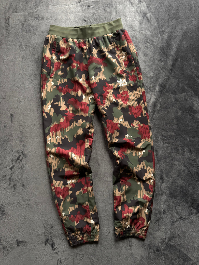 (M) ADIDAS X PHARRELL WILLIAMS Hu Camo Track Pants (ново липсва етикет)