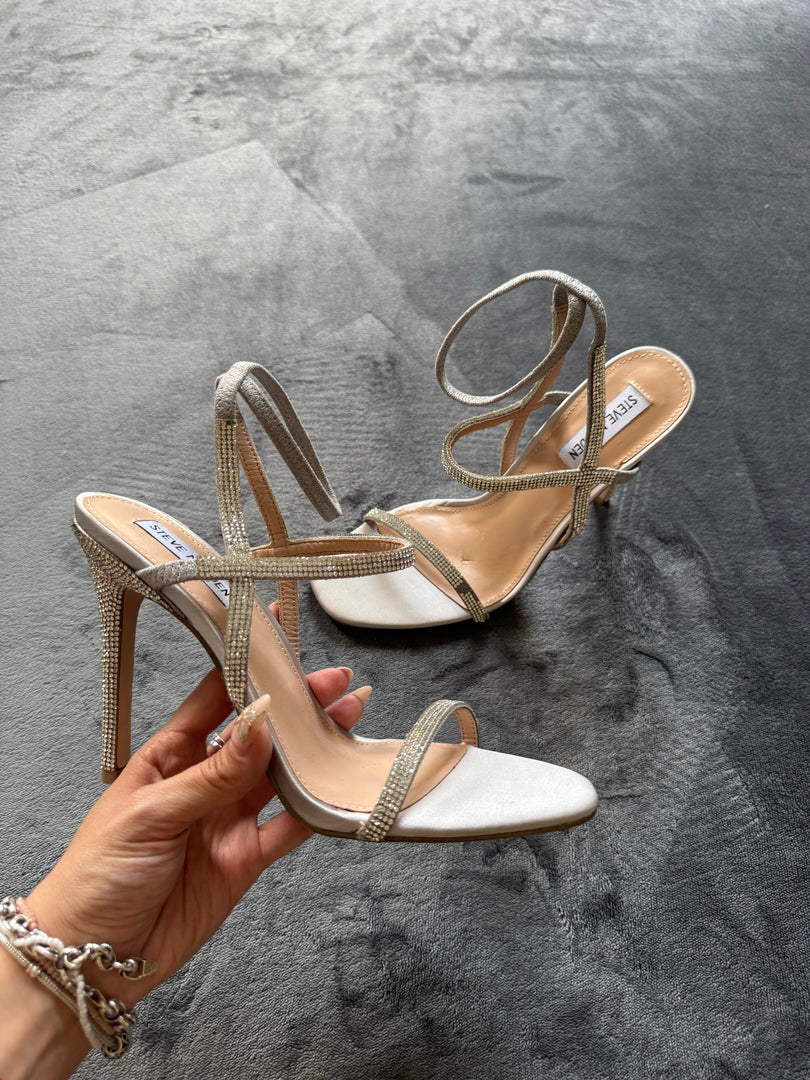 (ДАМСКО) (40) Steve Madden дамски токчета