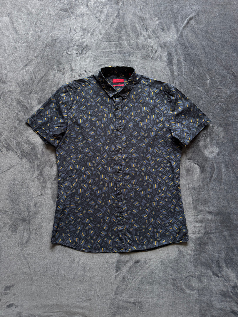 (M) Hugo Boss Extra Slim Fit мъжка риза (по етикет XL,но реално отговаря на М размер.