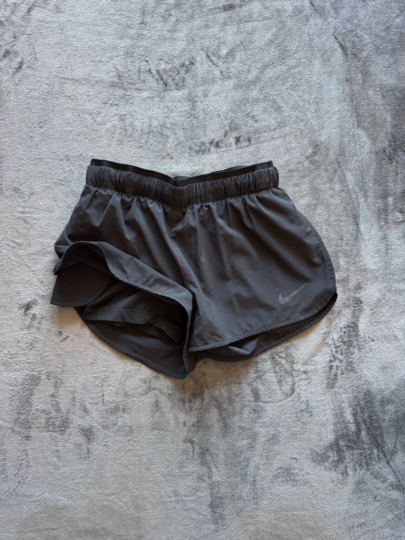 (ДАМСКО) (XS) Nike Dri Fit дамски шорти с клин