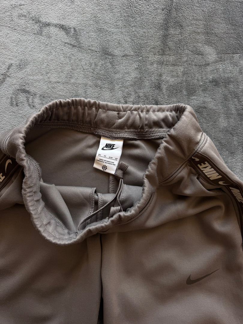 (ДАМСКО) (XS) Nike Repeat дамско долнище