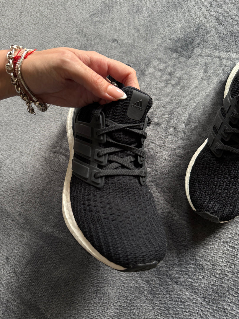 (38) Adidas Ultra Boost 4.0 обувки