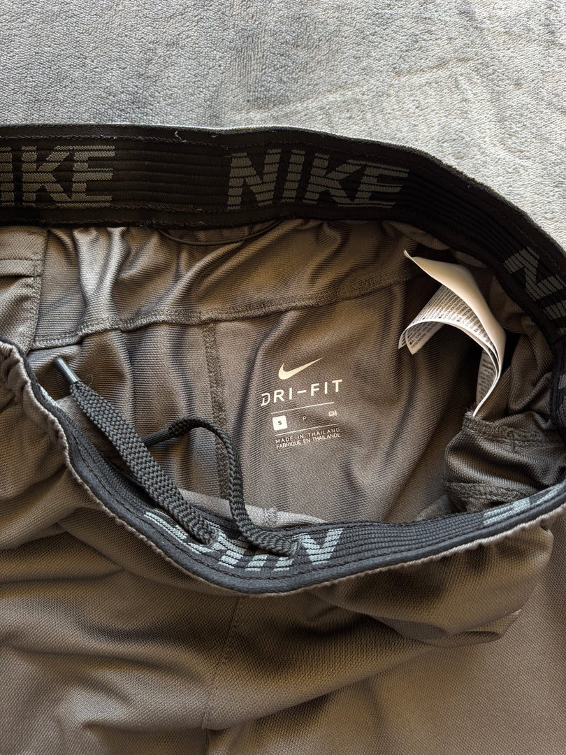 (S) Nike Dri Fit мъжки шорти