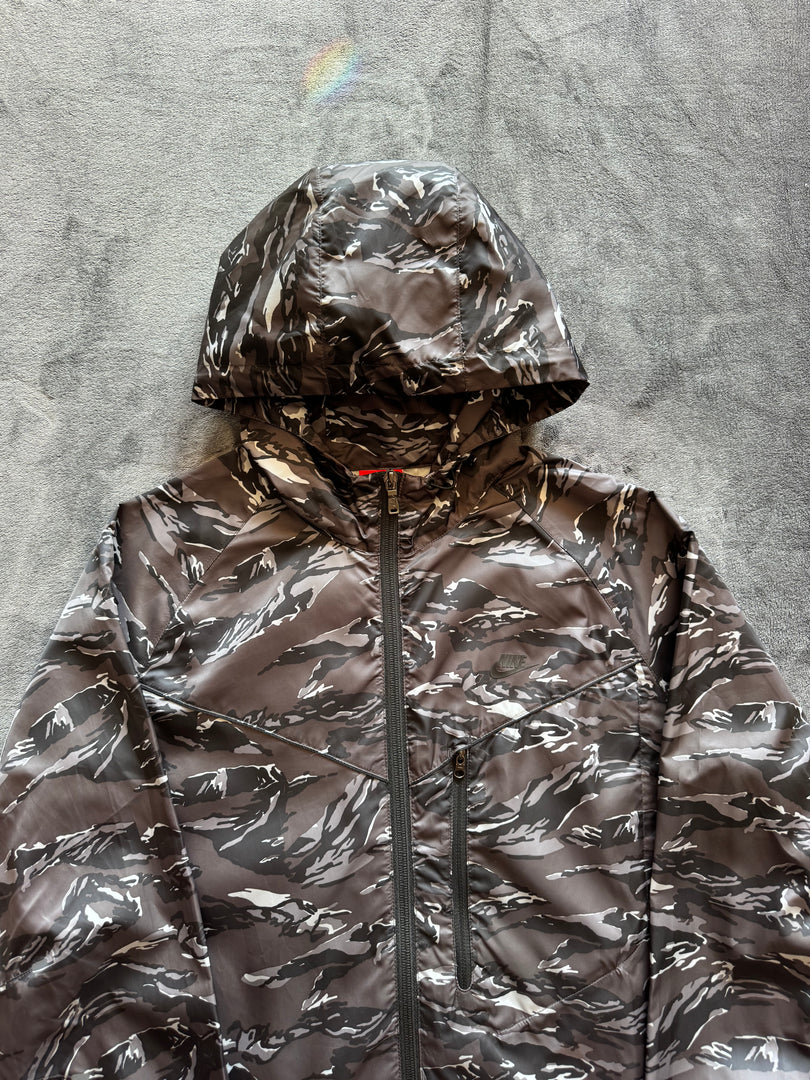 (ДАМСКО) (L) Nike Camo дамска ветровка