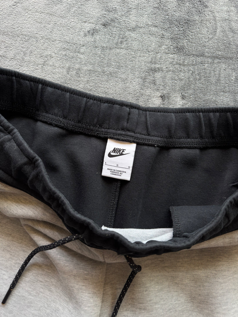 (L) Nike Tech Fleece мъжко долнище (забележка)