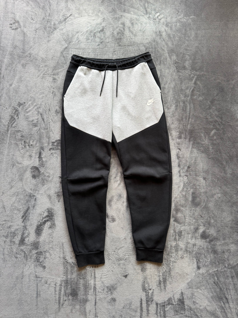 (L) Nike Tech Fleece мъжко долнище (забележка)