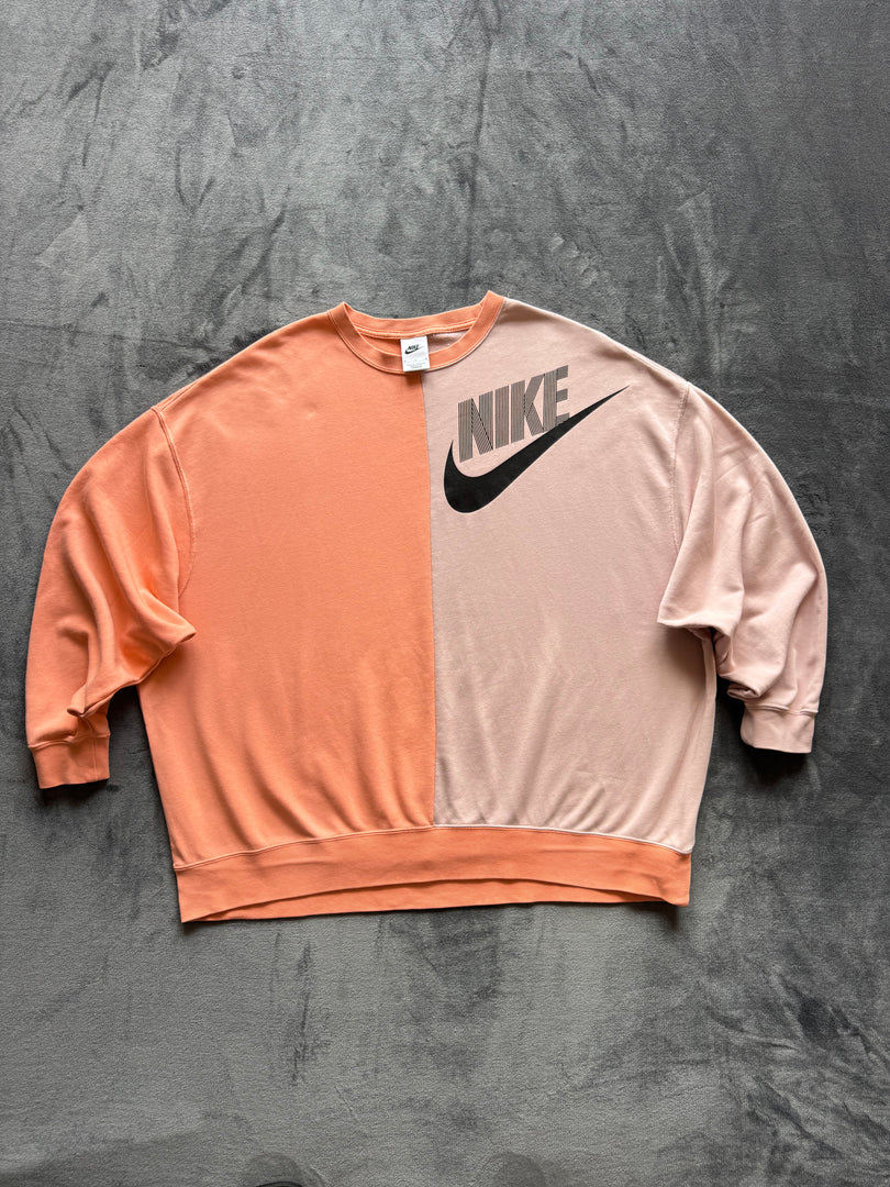 (ДАМСКО) (S) Nike дамска уголемена блуза (петънце)