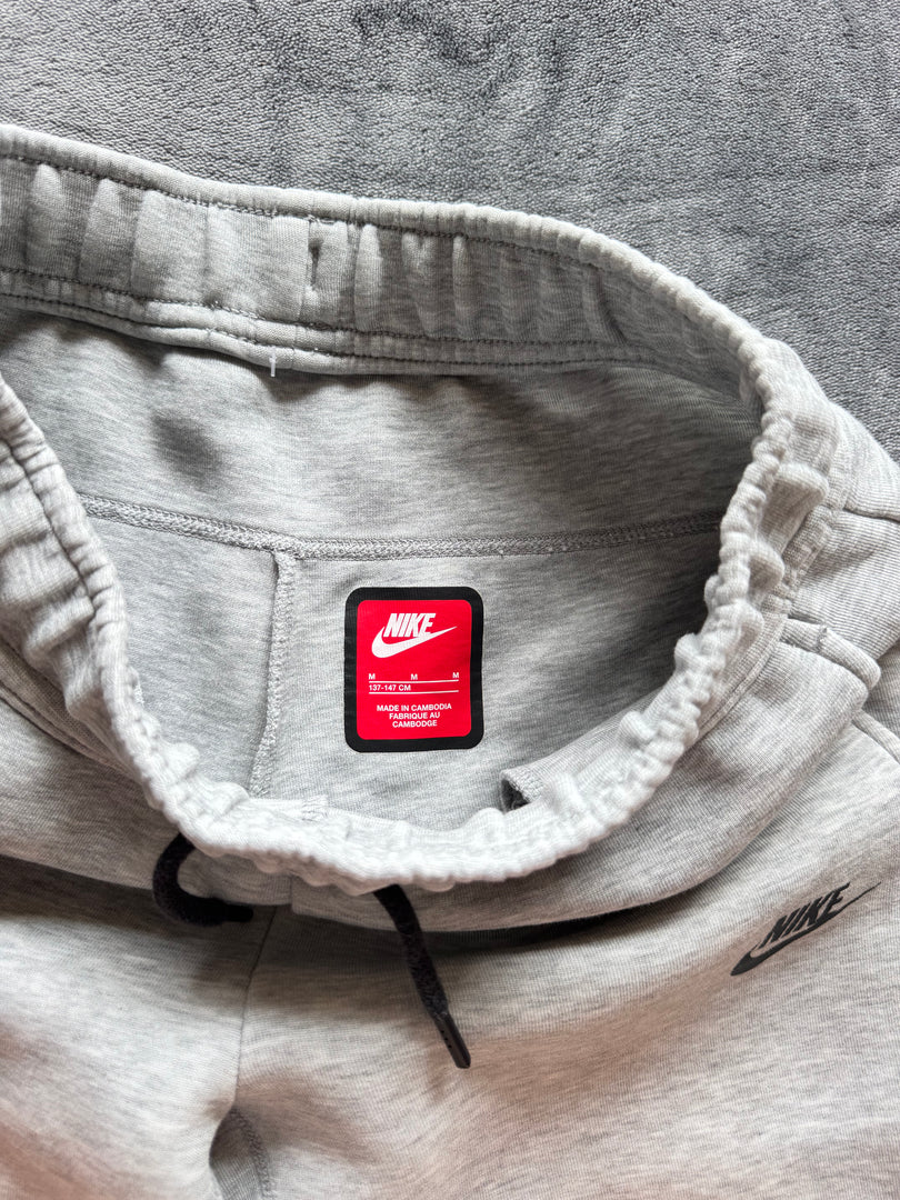 (ДЕТСКО) (137-147см) Nike Tech Fleece детски шорти