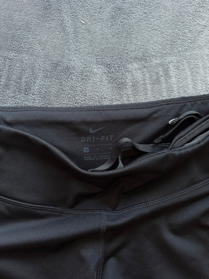 (ДАМСКО) (M) Nike Dri Fit Shorts