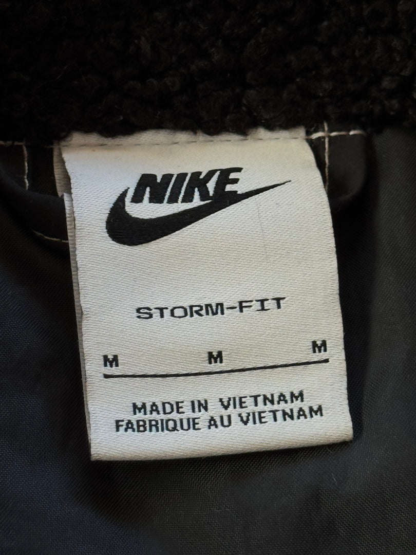 (ДАМСКО) (M) Nike Swoosh Storm Fit дамско яке / парка