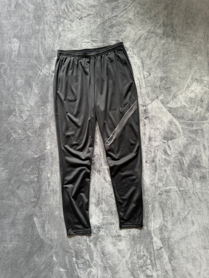 (L) Nike Dri Fit Track Pants