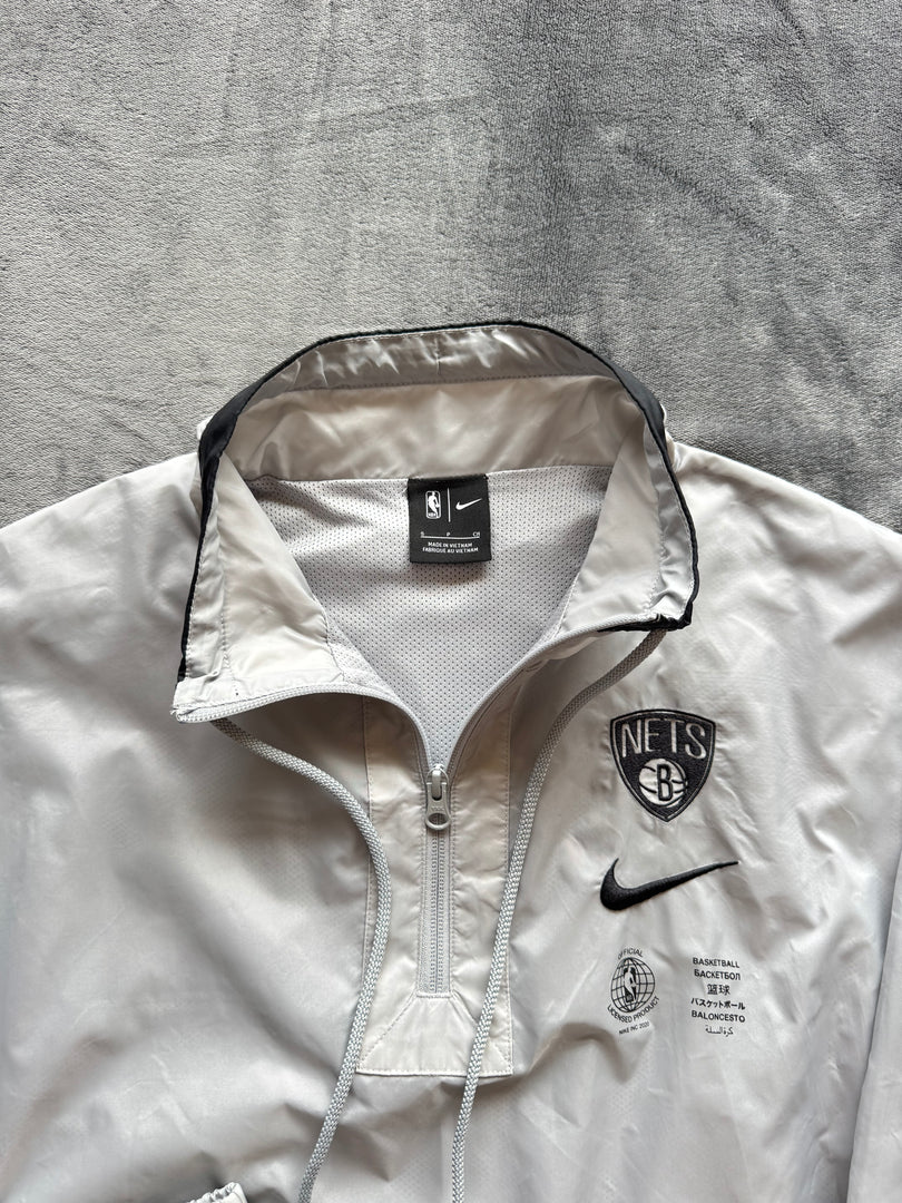 (S) Nike Nets мъжки шушлеков екип