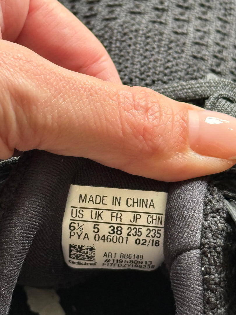 (38) Adidas Ultra Boost 4.0 обувки