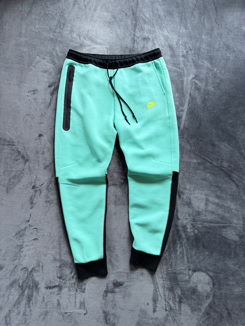 (XL) Nike Tech Fleece Joggers