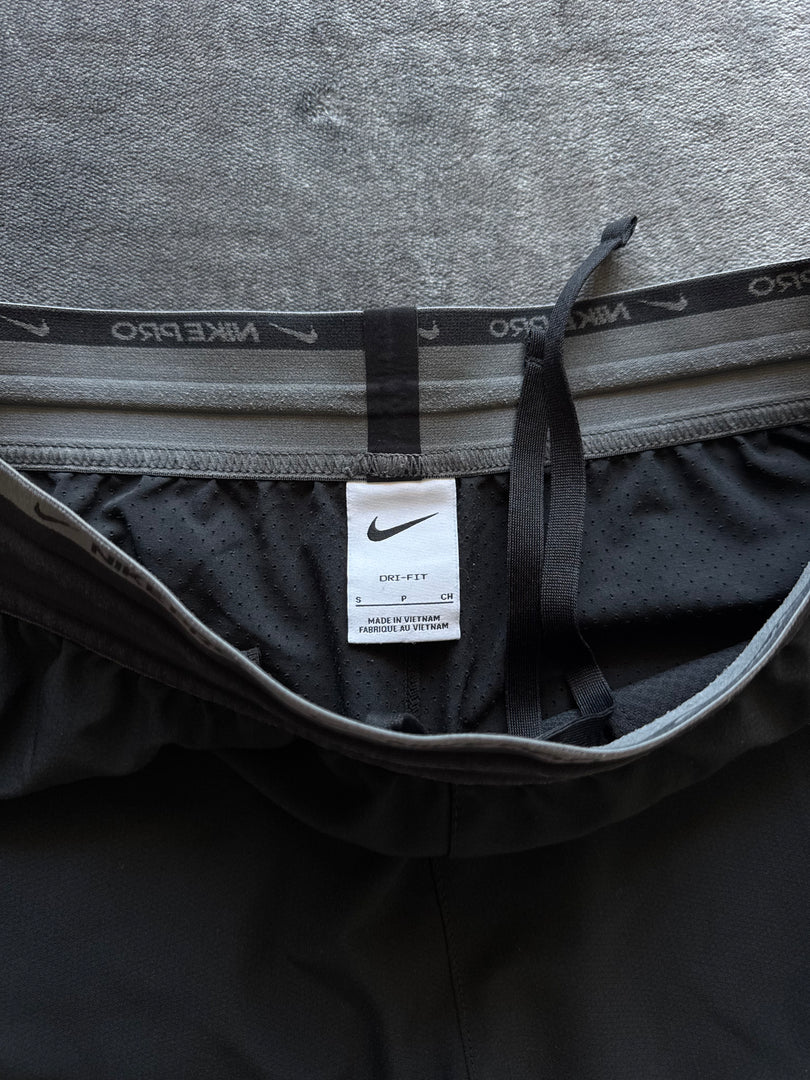 (S) Nike PRO Dri Fit мъжки шорти (леко избелял ластик)