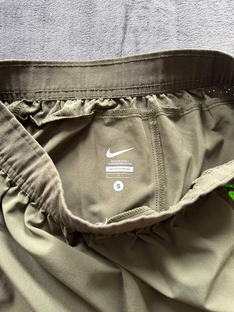 (S) Nike Dri Fit Shorts