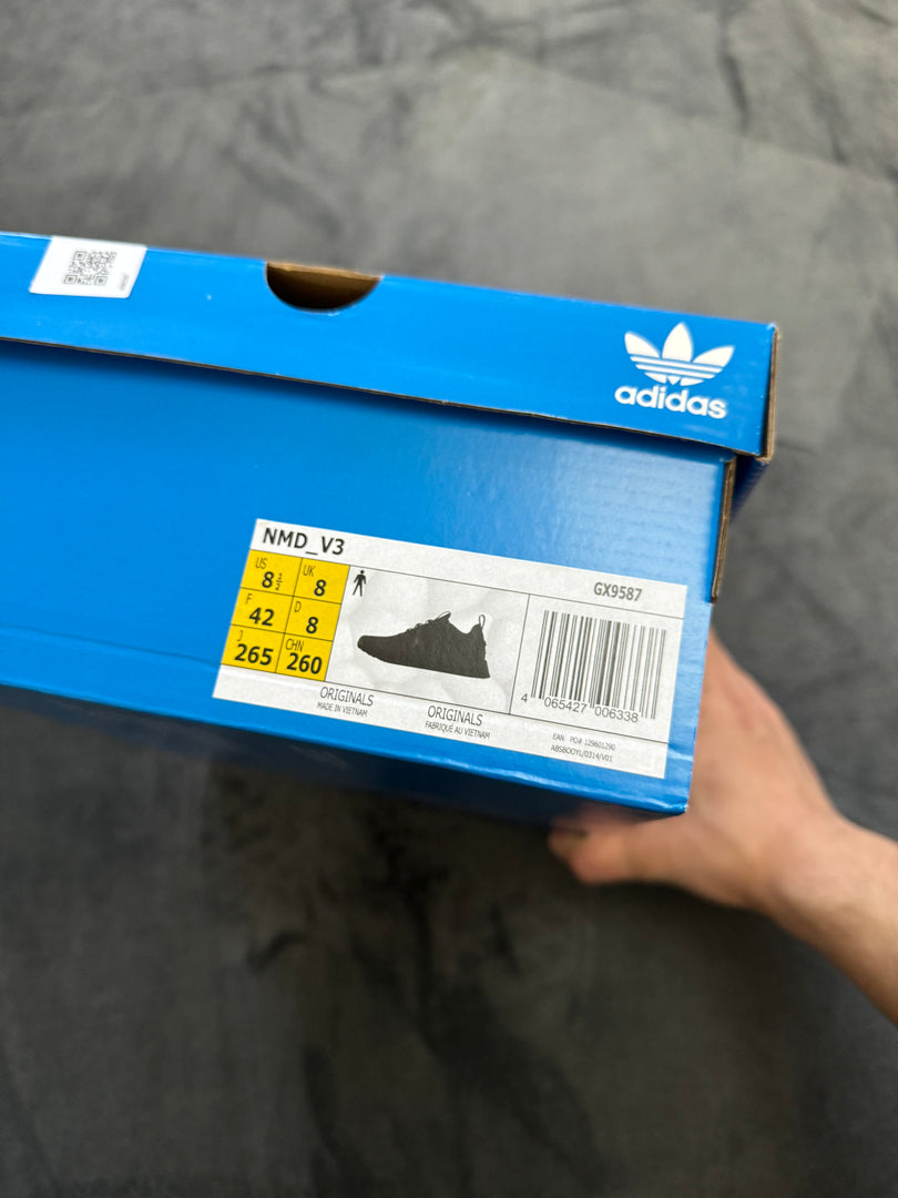 (42) Adidas NMD V3 Shoes