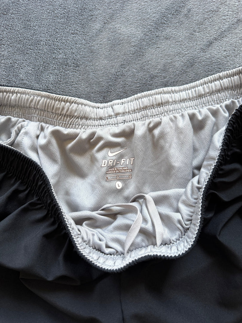 (ДАМСКО) (L) Nike Dri Fit Shorts
