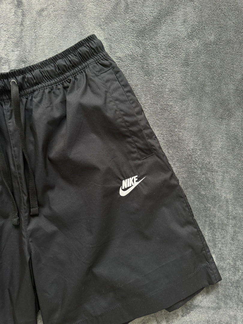 (M/L) Nike NSW Shorts