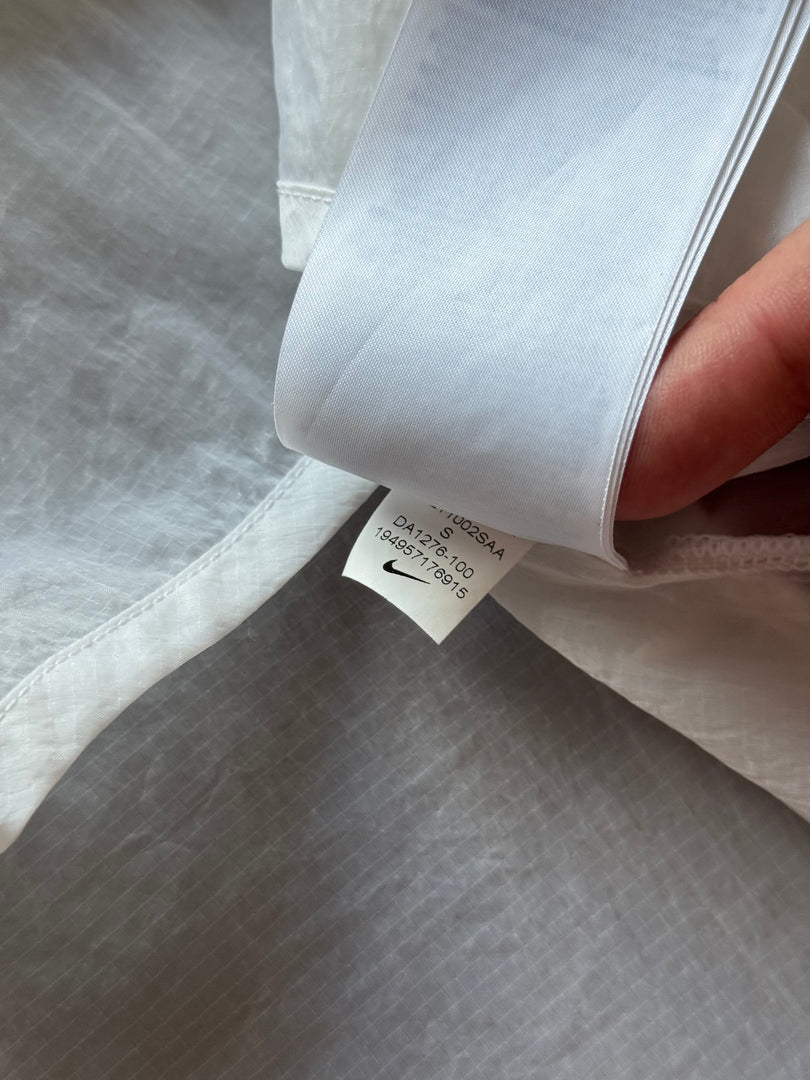 (ДАМСКО) (S) Nike Swoosh Running Division дамска ветровка (ултра лека)