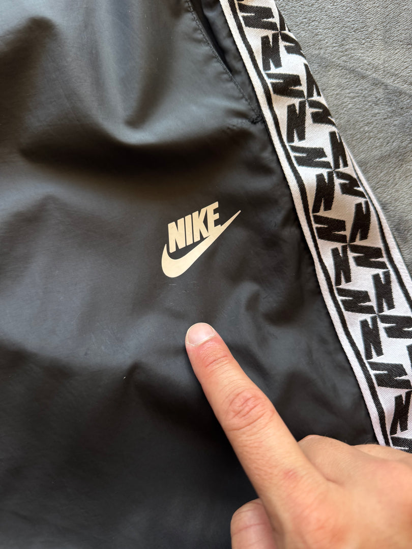 (ЗАБЕЛЕЖКИ) (ДАМСКО) (S) Nike дамско долнище (дупчица)