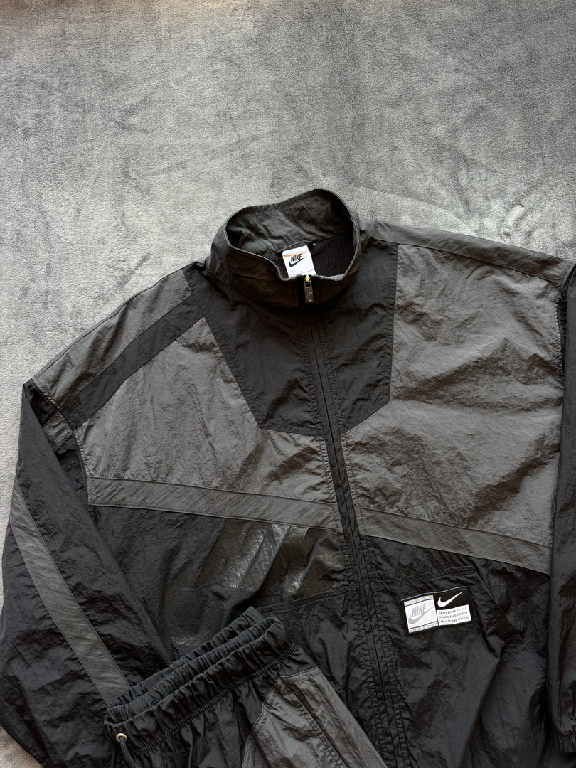 (УНИСЕКС) (L) Nike УНИСЕКС екип (Д. ръкав: 56см)