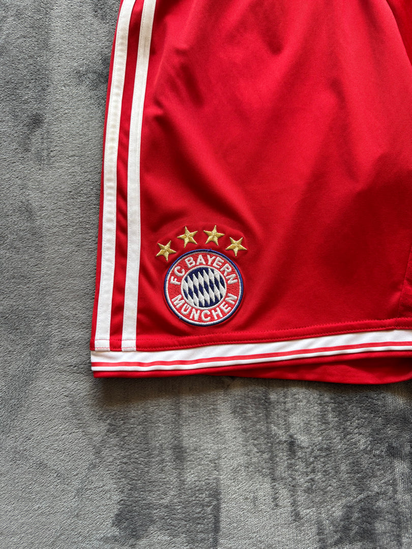 (M) Adidas x Bayern Munchen мъжки шорти