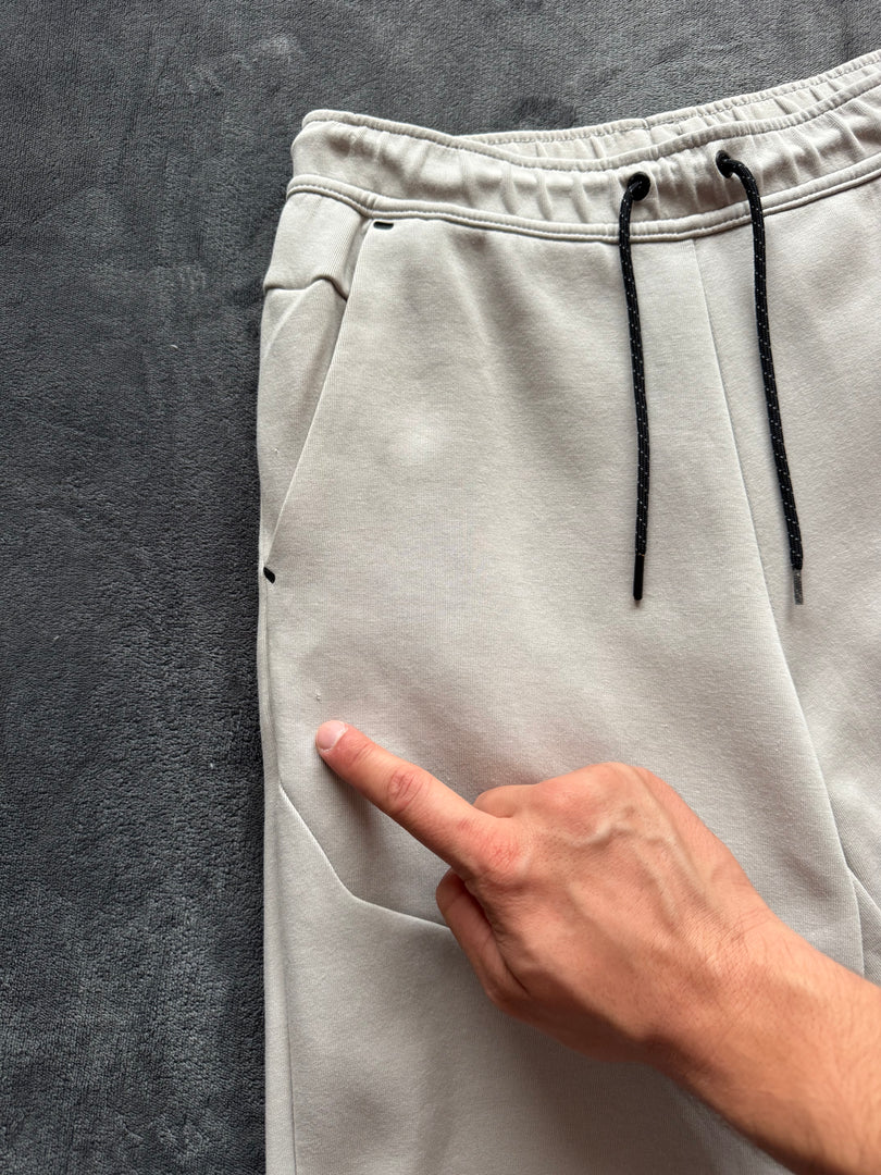 (S) Nike Tech Fleece мъжко долнище (забележки)