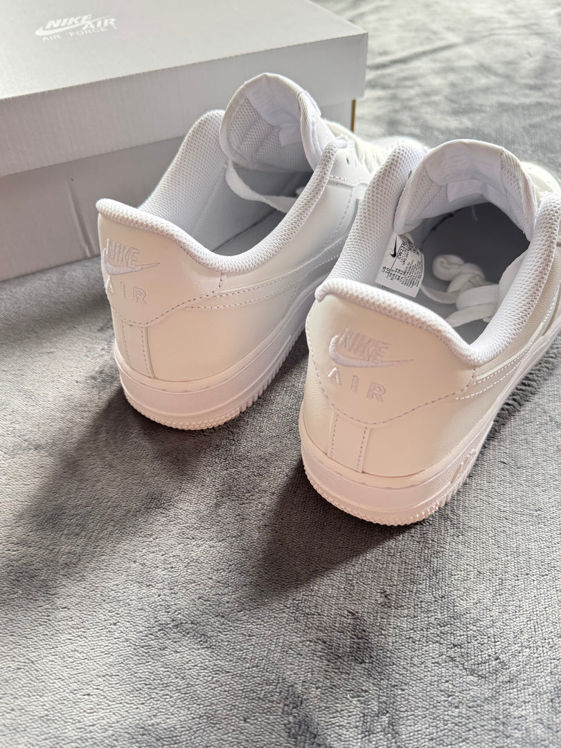 (42.5 / 44 ) Nike Air Force 1 07’ Shoes (Нови с кутия)
