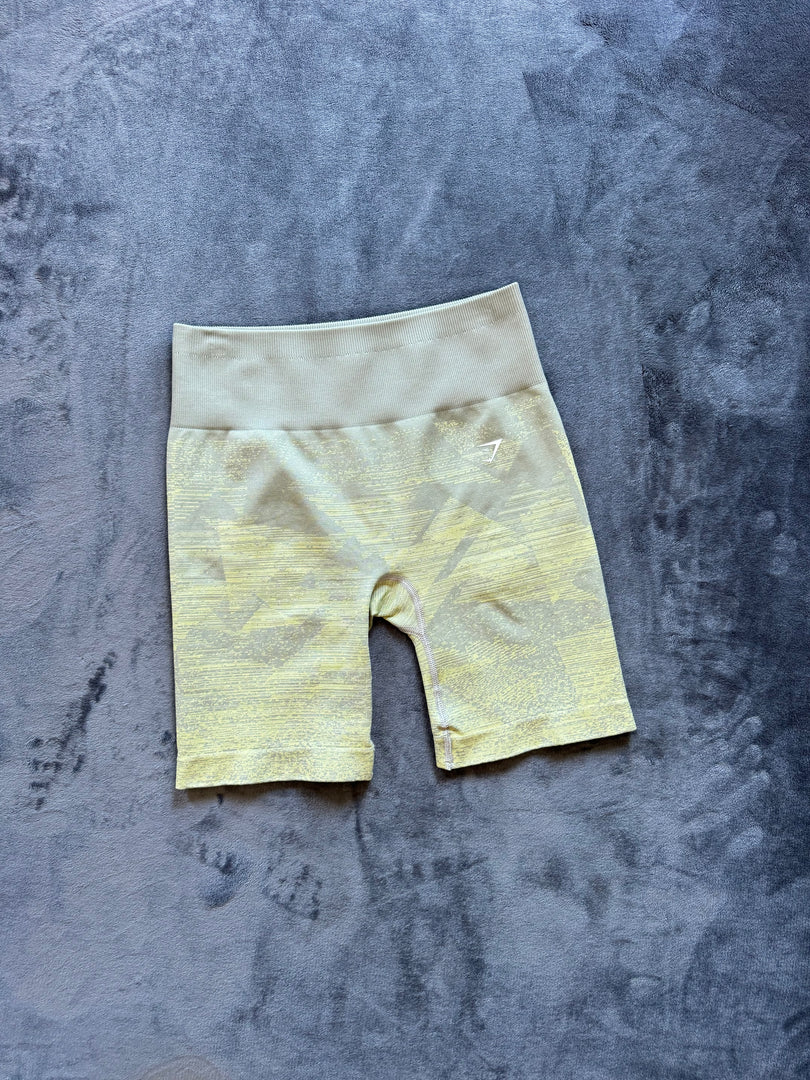 (ДАМСКО) (M) GymShark Short Leggings
