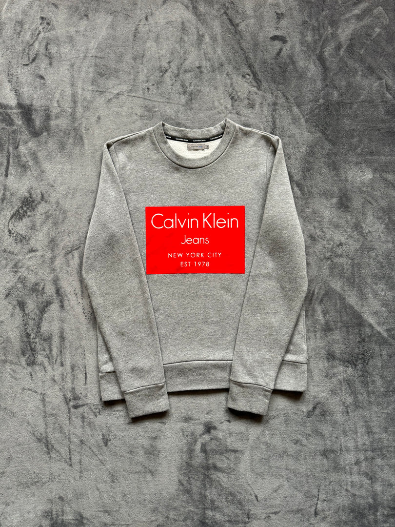 (ДАМСКО) (M) Calvin Klein Jeans Crewneck Sweatshirt