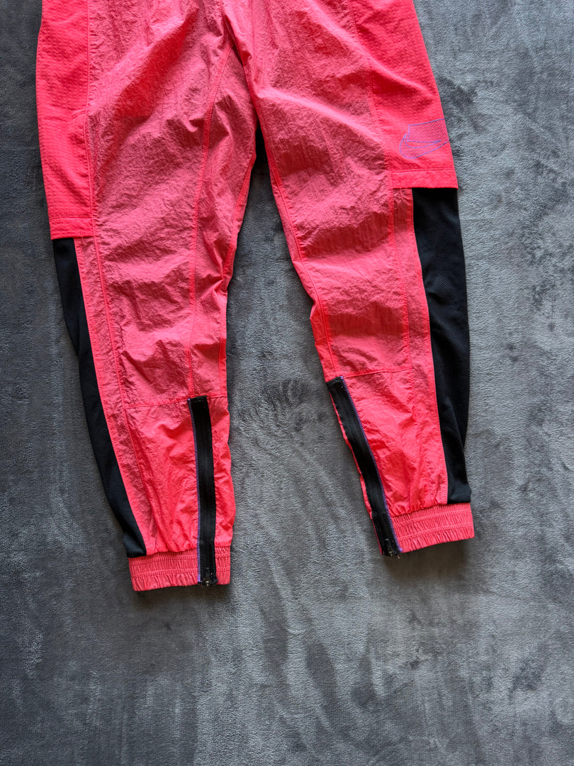 (M) Nike NSW Clash мъжко шушлеково долнище (ново без етикет)