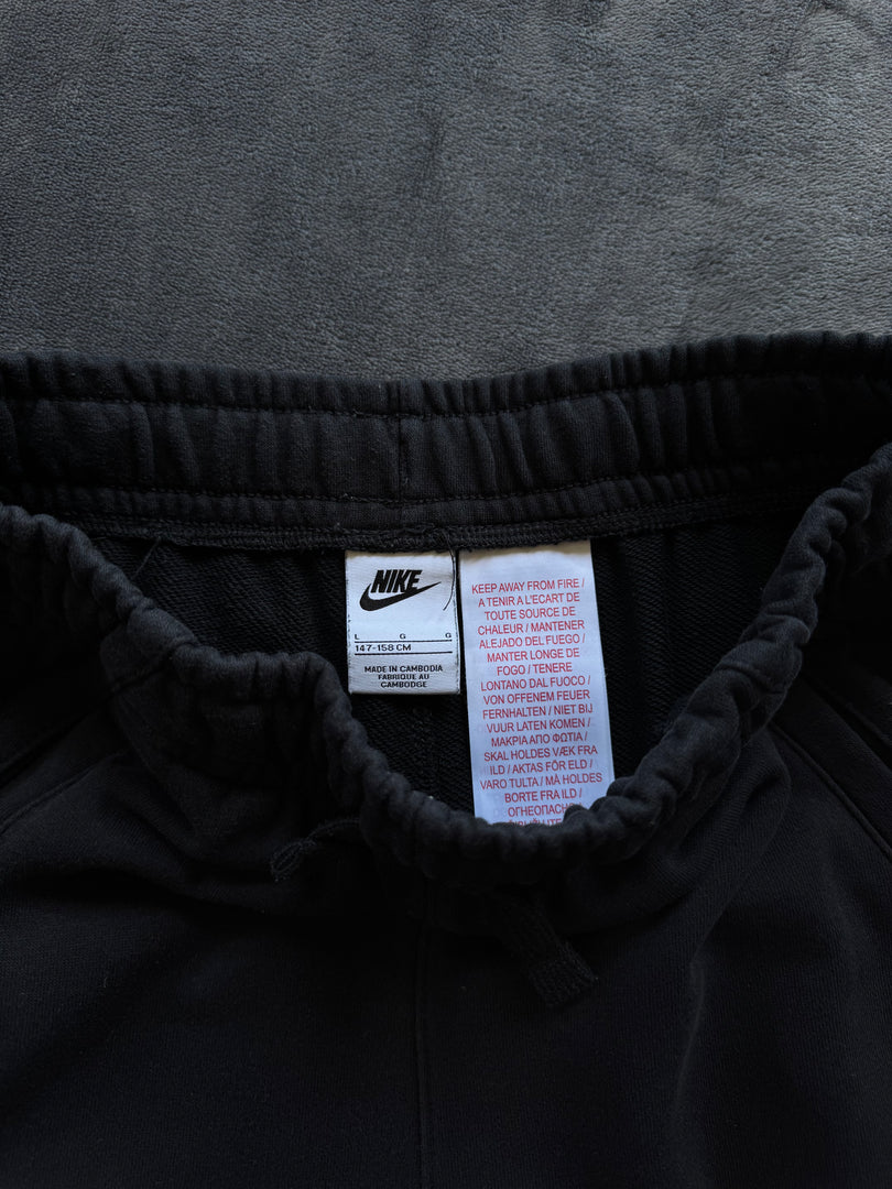(ДЕТСКО) (L) Nike Swoosh Shorts