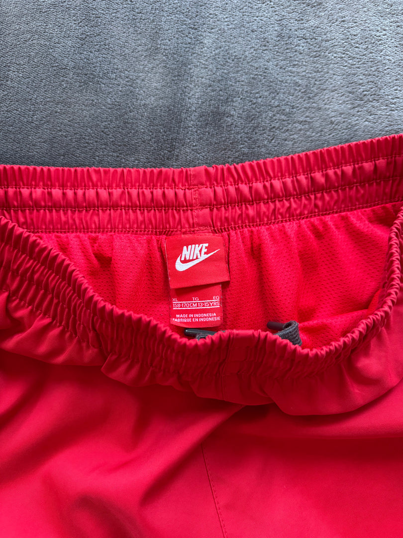 (S) Nike Shorts (По етикет детско XL, но отговаря на мъжко S)