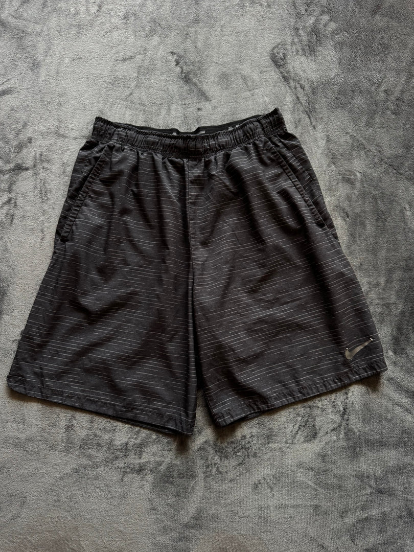 (ЗАБЕЛЕЖКА) (L) Nike Dri Fit мъжки шорти (ЛОГОТО И ДУПКА)
