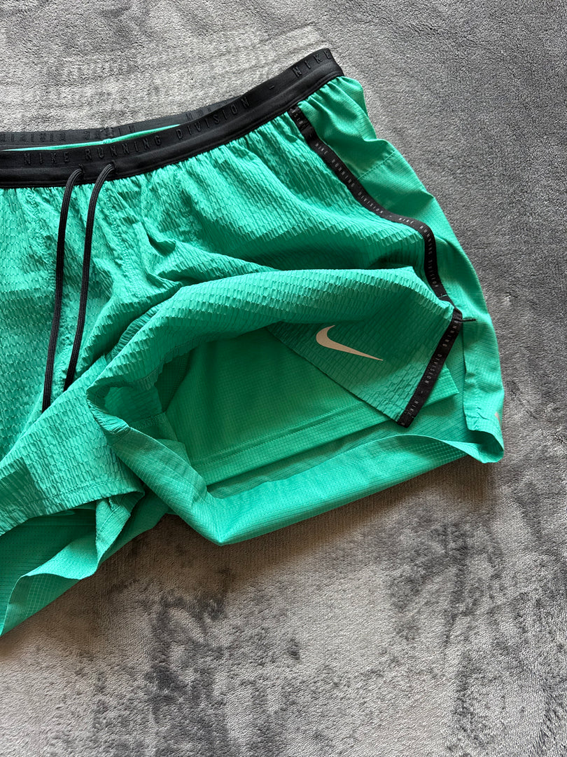 (L) Nike 2 in 1 Dri Fit Running Division мъжки шорти с клин