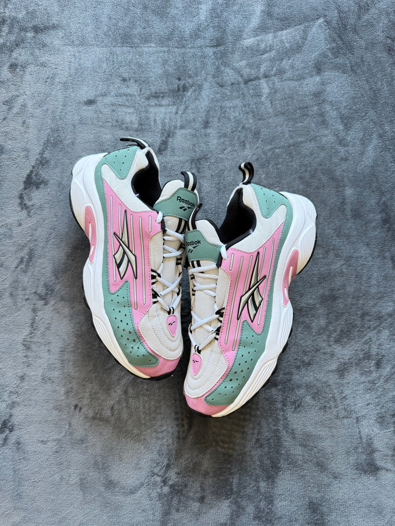 (40) Reebok DMX Series 2000 Shoes