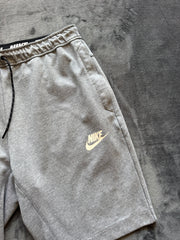 (ЗАБЕЛЕЖКА) (L) Nike мъжки шорти (петно вероятно белина)