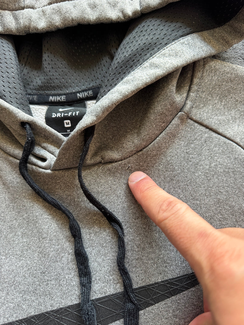 (ЗАБЕЛЕЖКА) (M) Nike Dri Fit мъжки суичър (ДУПКА И ПЕТНО)