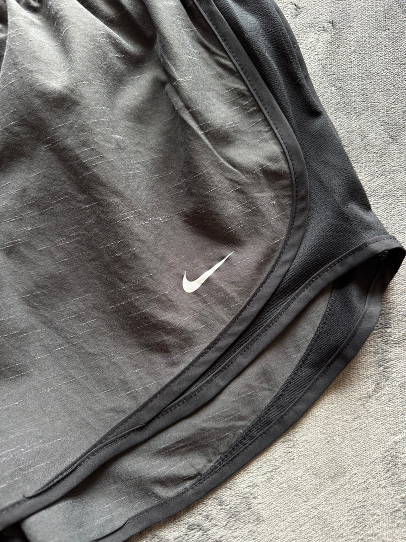(ДАМСКО) (M) Nike Dri Fit дамски шорти
