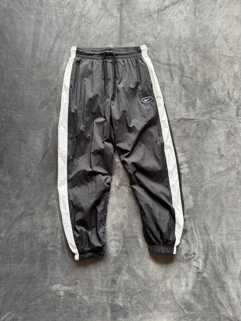 (ЗАБЕЛЕЖКА) (ДАМСКО) (S) Nike дамско долнище (дупка)