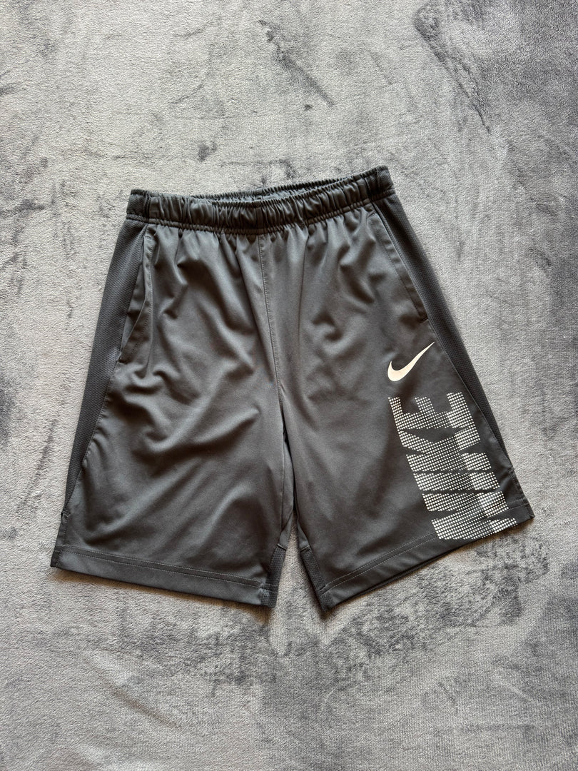 (ЗАБЕЛЕЖКА) (M) Nike Dri Fit детски шорти (НАПУКАНО)