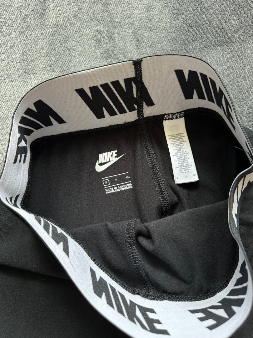 (ДАМСКО) (S) Nike Swoosh Leggings