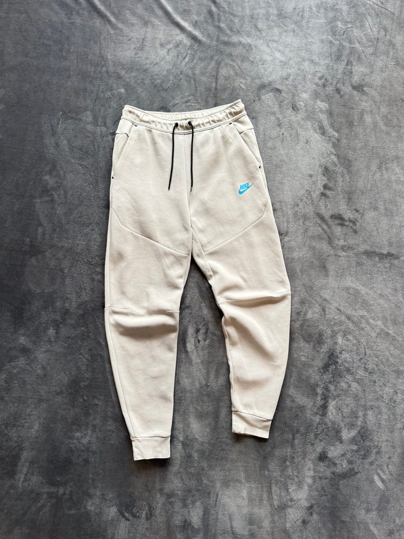 (S) Nike Tech Fleece мъжко долнище (забележки)