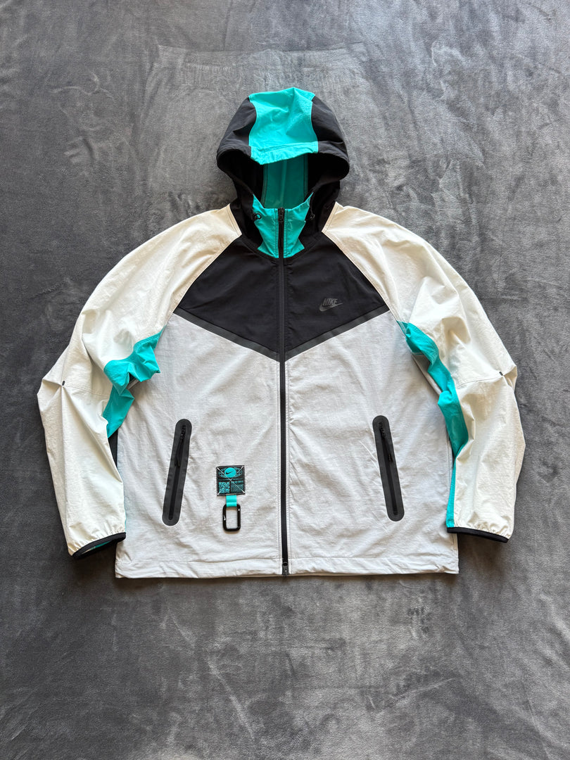 (XL) Nike Tech Fleece мъжка ветровка (по етикет L,но отговаря на XL)
